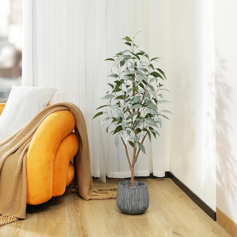 Kazeila Plantas Artificiales Decorativas 120cm Eucalipto Artificial con Troncos Naturales,Planta Artificial Decorativa Grande Ideal para Decoración de hogar(1Pack) - Imagen 2