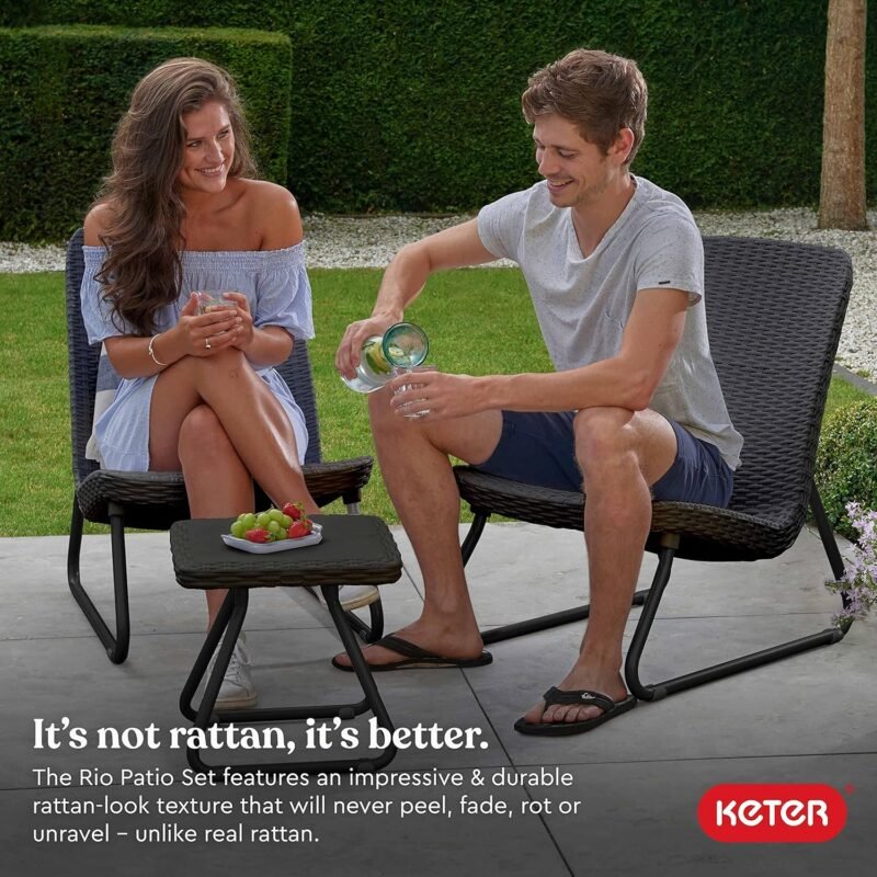 Keter Rio 3 Piece Resin Wicker Patio Furniture Set with Side Table and Outdoor Chairs for Front Porch and Backyard Decor, Dark Grey - Imagen 6